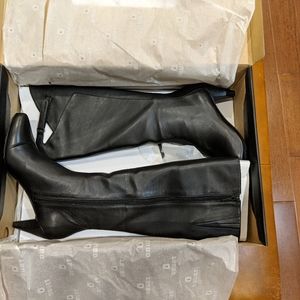 Tsubo Women's Faline Riding Boot Sz 7.5M